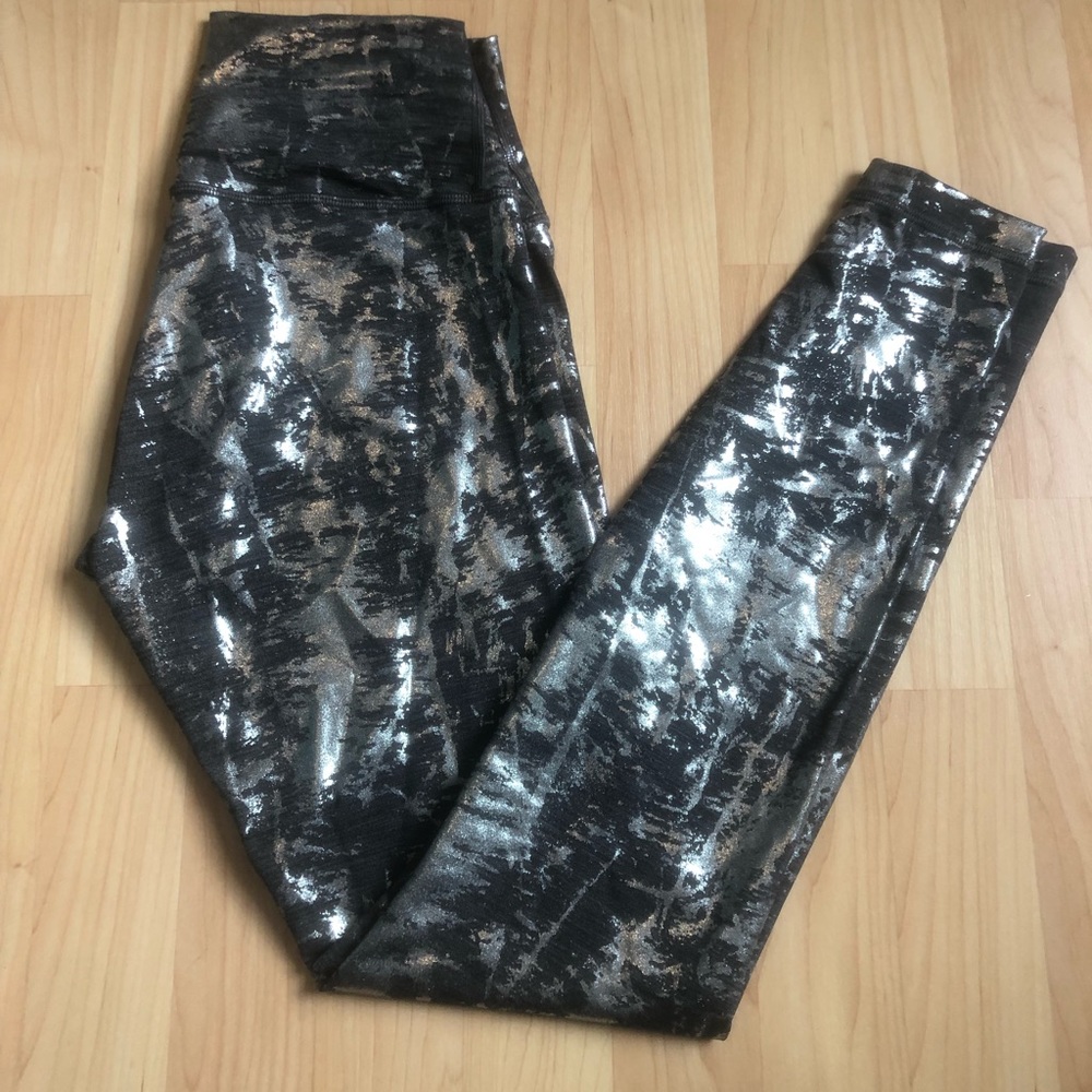 Lululemon black and silver full length leggings